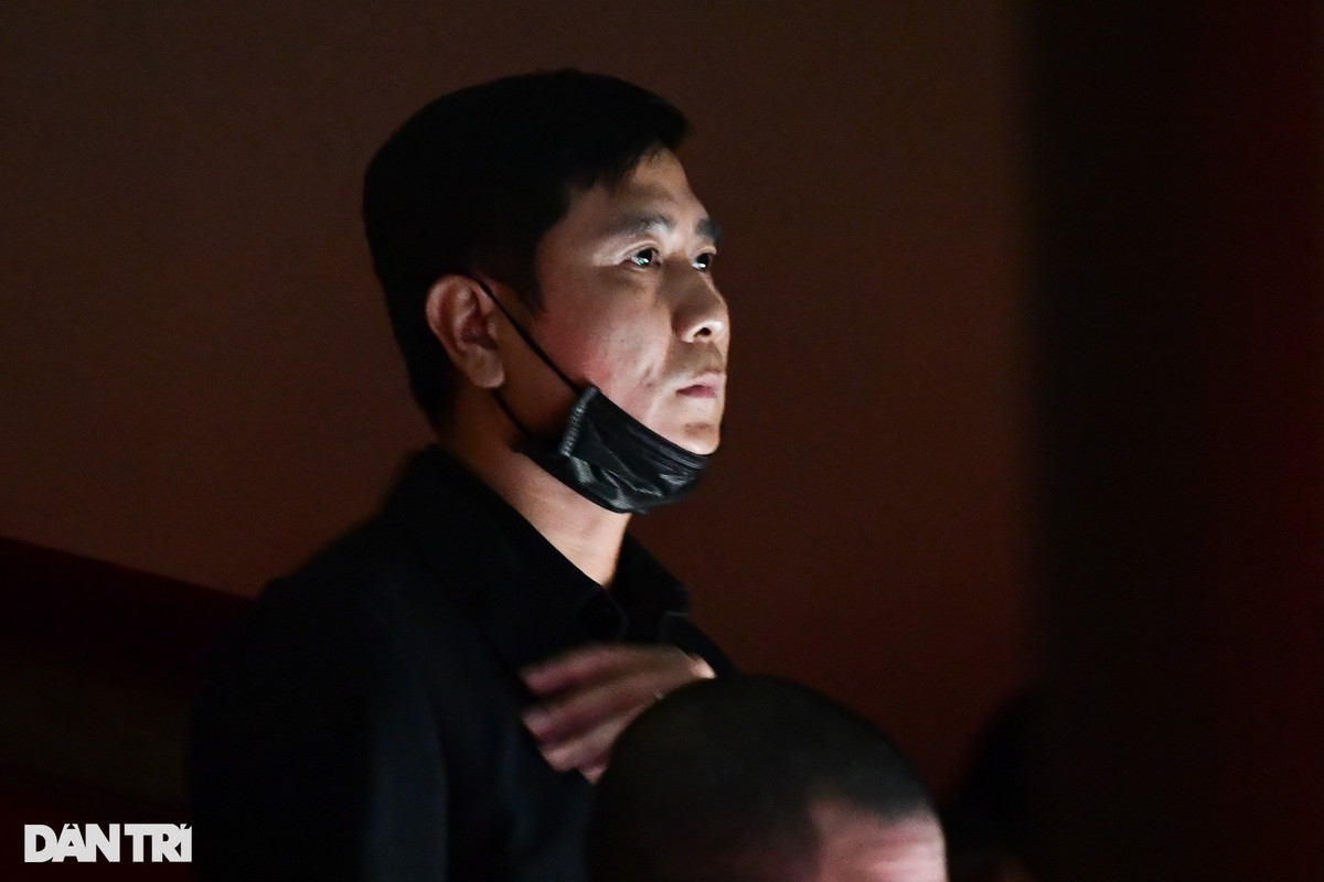 Hong Dang, Ho Hoai Anh cung xuat hien sau on ao doi tu