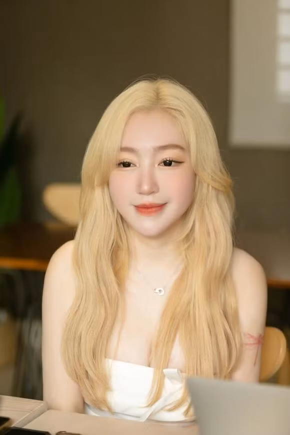 Elly Tran suyt say thai con thu 2 khi phat hien chong ngoai tinh-Hinh-4