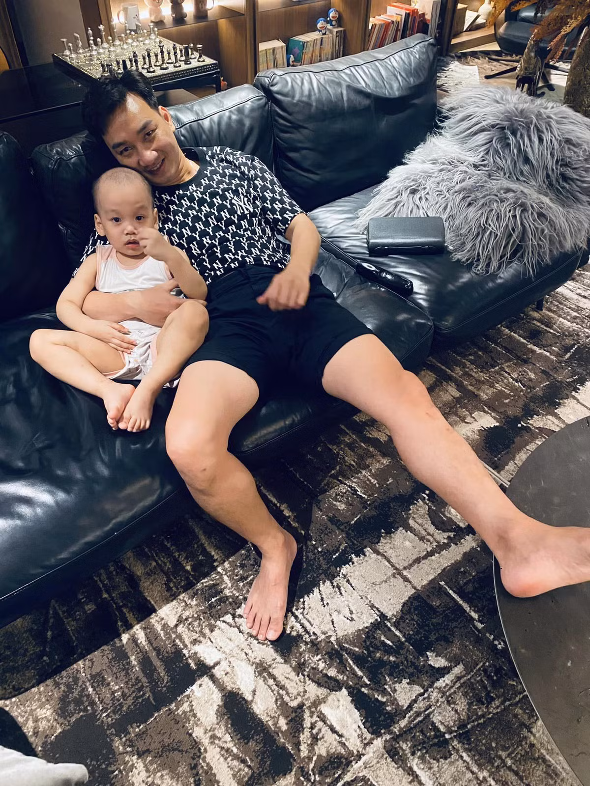 Thụy Vân thân thiết Xuân Bắc, vợ trẻ Công Lý sành điệu - Hình 6 Thuy Van than thiet Xuan Bac, vo tre Cong Ly sanh dieu-Hinh-6