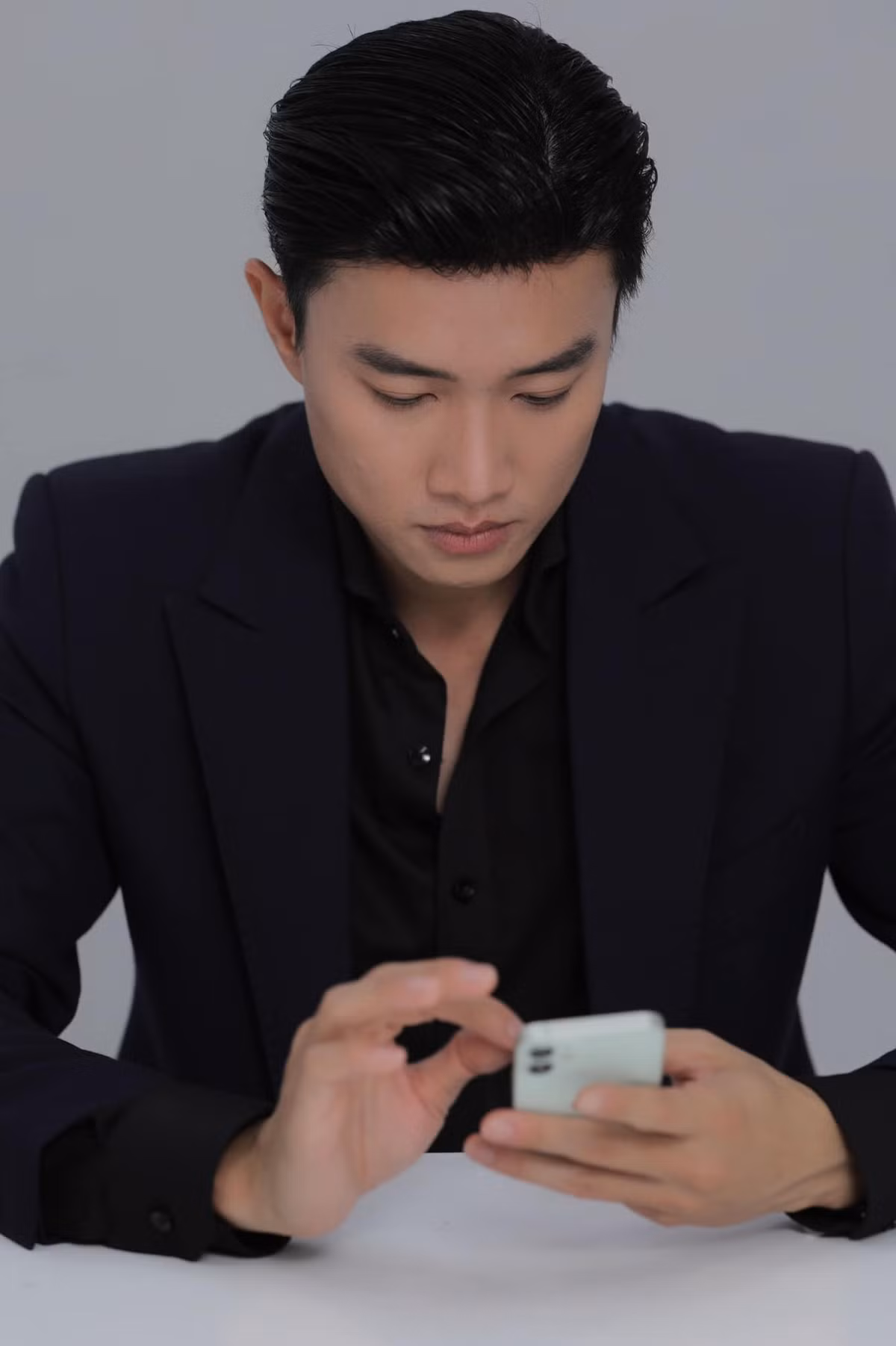 Đồng nghiệp liên tục cưới, diễn viên Quốc Trường thấy sốt ruột.