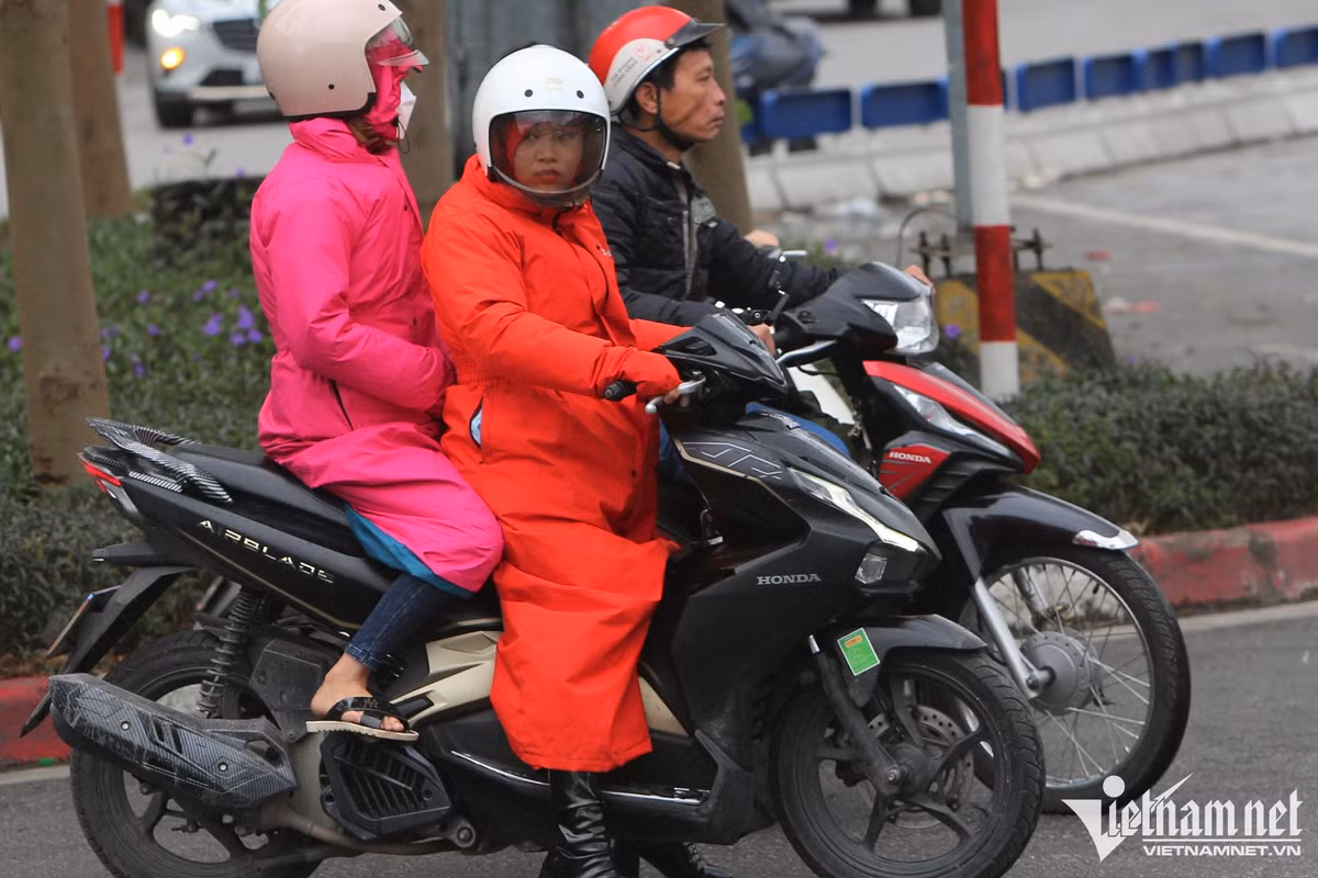 Du bao thoi tiet 2/12: Mien Bac ret cam cam, Trung Bo mua tam ta