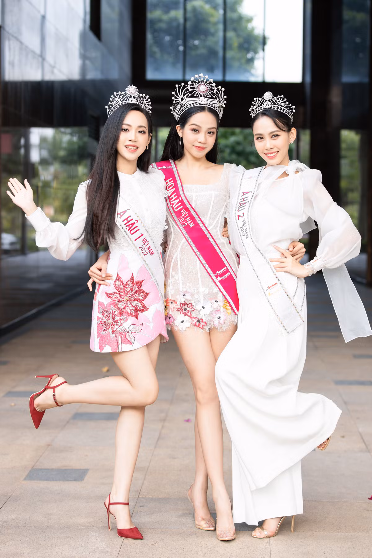 Chia sẻ về đời sống cá nhân, Hoa hậu Thanh Thủy tiết lộ chưa có bạn trai. Cô cũng không có mẫu người yêu lý tưởng nhất định. Trong khi đó, 2 Á hậu mong muốn tìm được người đàn ông biết lắng nghe, thấu hiểu, và quan trọng nhất là yêu thương phụ nữ. Tuy nhiên, ở hiện tại, cả 3 chưa nghĩ đến chuyện yêu đương vì muốn tập trung hoàn thành nhiệm vụ của đại diện nhan sắc.