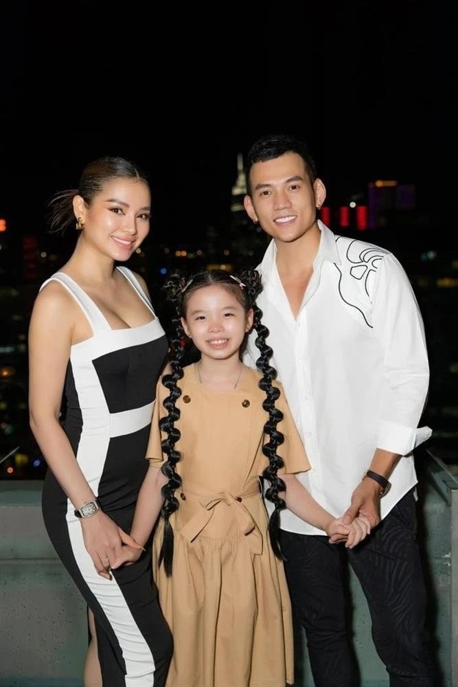 Phuong Trinh Jolie lo vong 2 lum lum sau khi ket hon