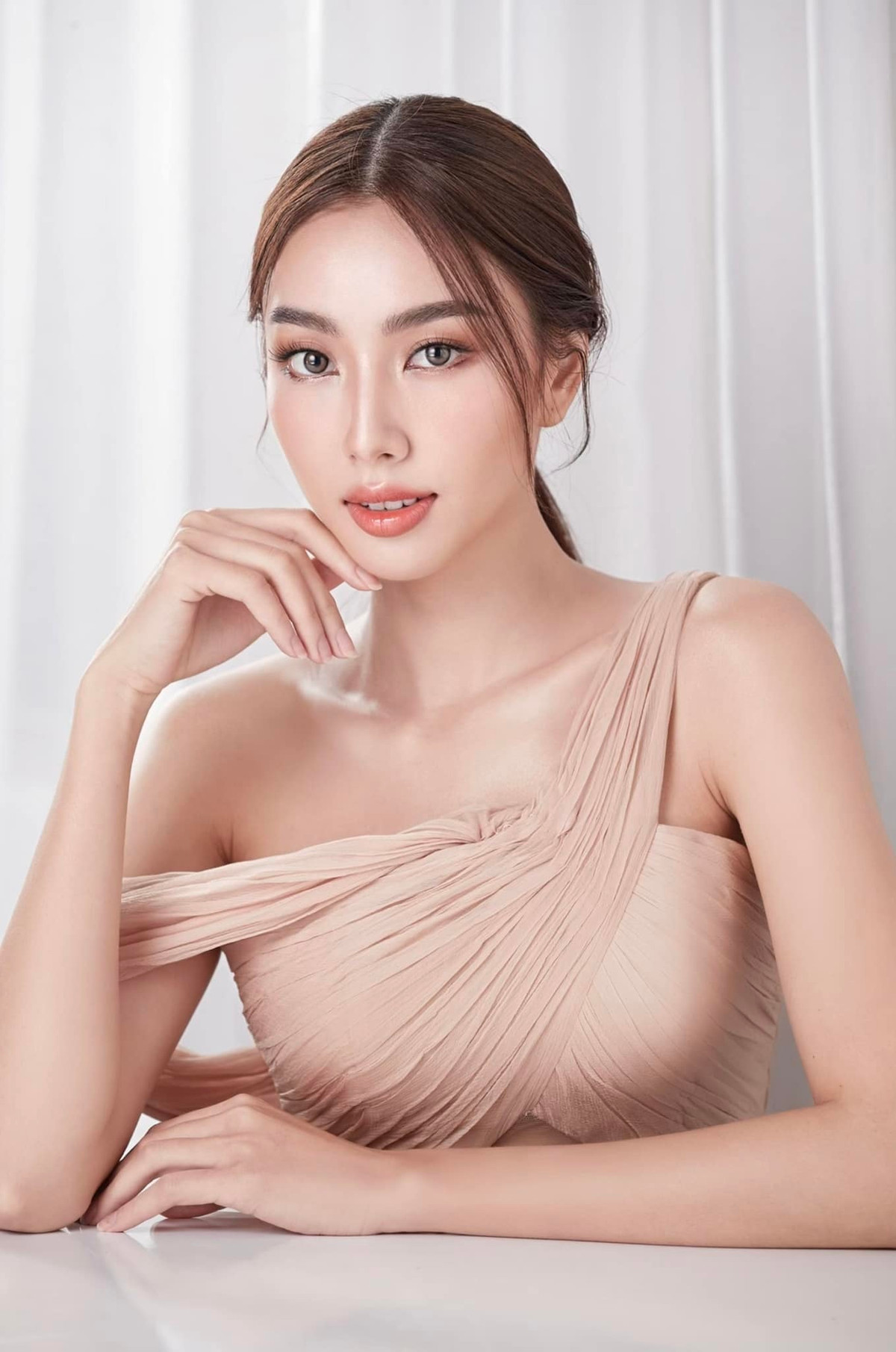 Bat loi cua Hoa hau Thuy Tien trong vu kien 1,5 ty