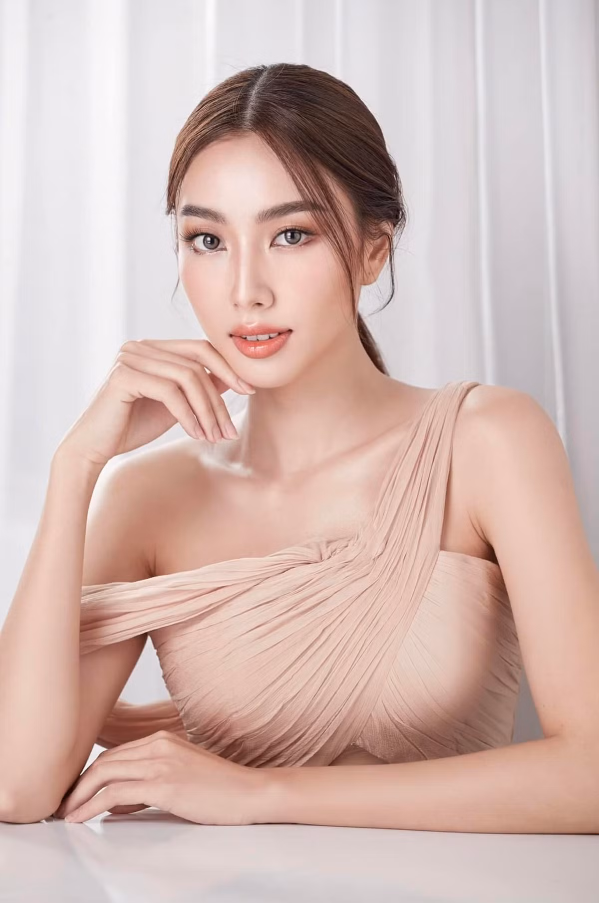 Bat loi cua Hoa hau Thuy Tien trong vu kien 1,5 ty