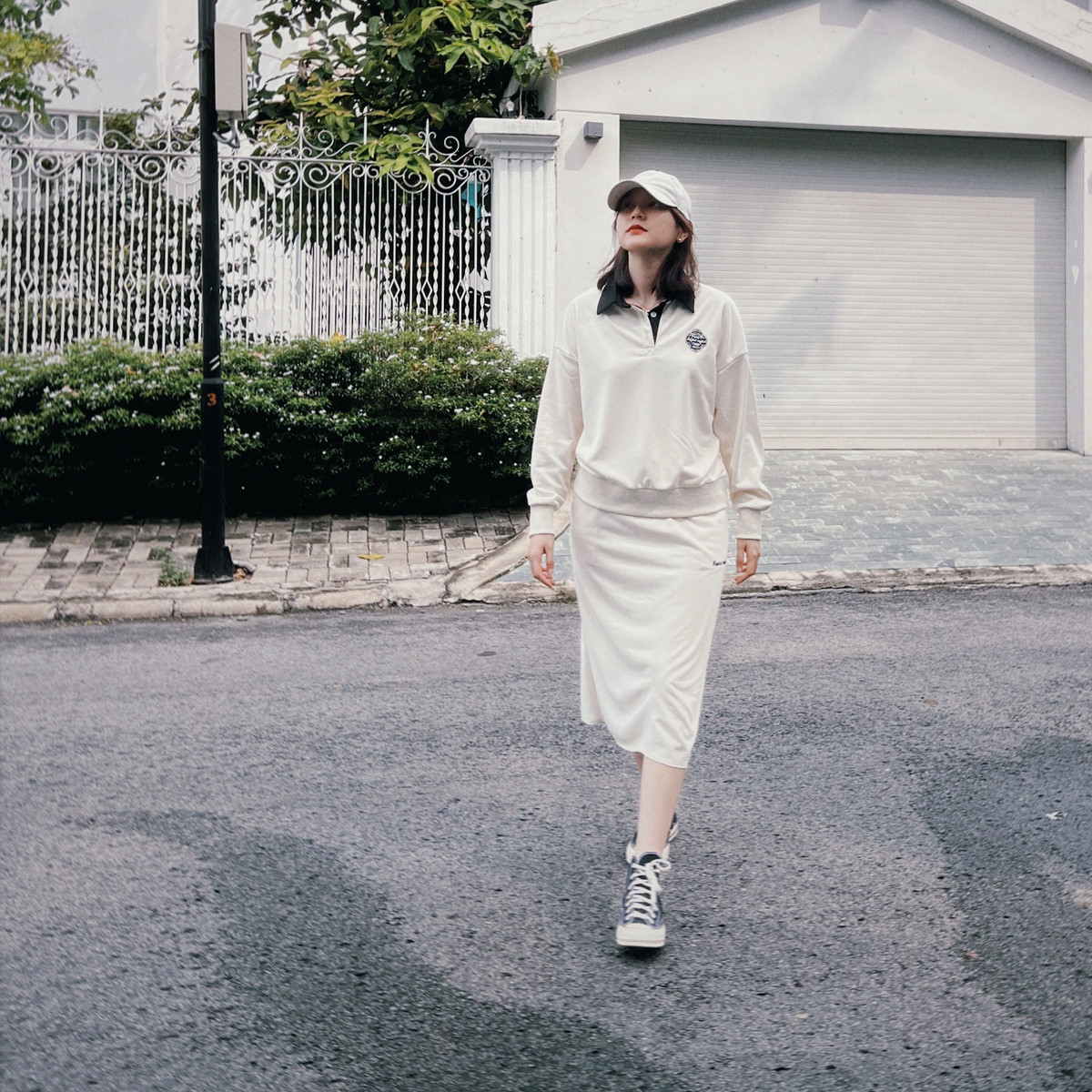 Hậu sinh nhật, Hải Tú tung loạt ảnh khoe nhan sắc tươi xinh, nhí nhảnh dạo phố với style năng động.