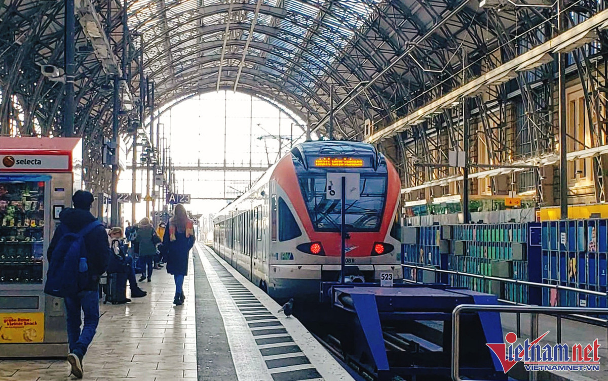 Lam duong sat toc do cao Bac – Nam 250km/h, chi nhap khau 10 ty USD?