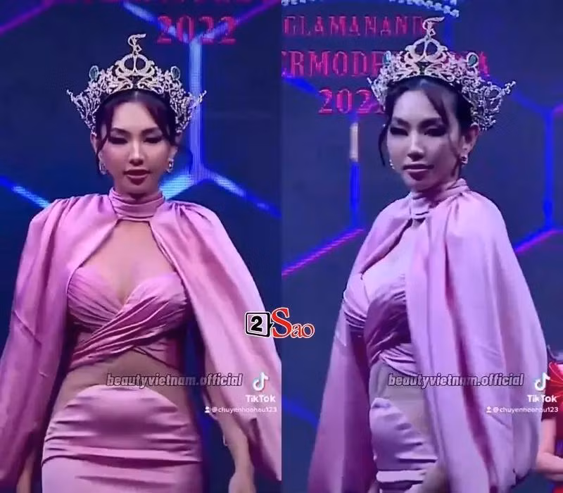 Sở dĩ stylist than trời là bởi chính Thùy Tiên cũng nhiều lần khiến anh ngao ngán vì mặc sai. Đau đớn nhất là thiết kế hồng mà Miss Grand International 2021 mặc trong chuyến công tác Ấn Độ.