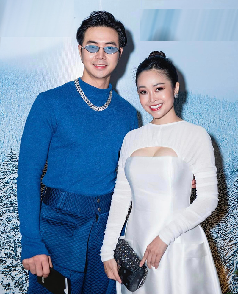 MC Thuỳ Linh tình tứ bên chồng, NSND Thu Hà muốn làm "công chúa" MC Thuy Linh tinh tu ben chong, NSND Thu Ha muon lam