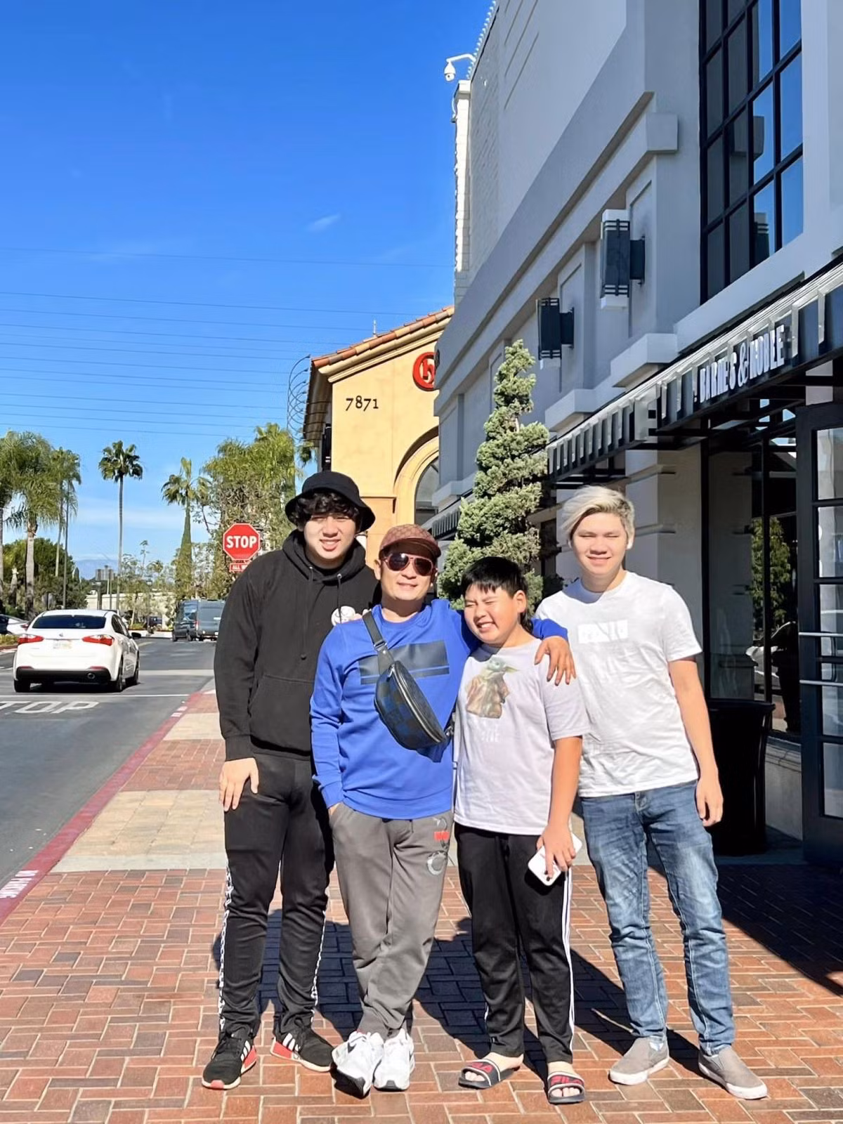 MC Thuy Linh tinh tu ben chong, NSND Thu Ha muon lam 