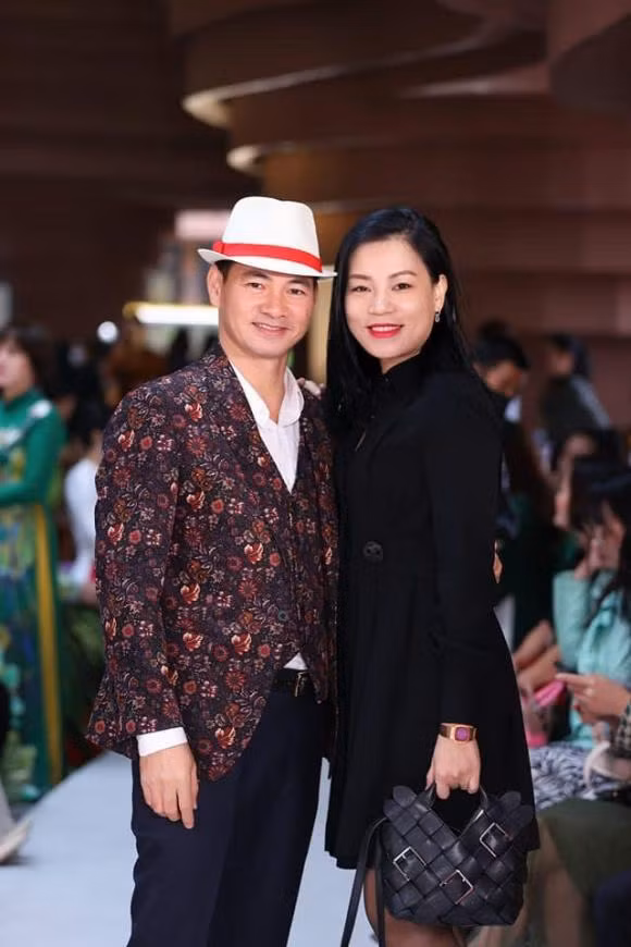 Xuan Bac chi hon 100 trieu mua qua tang bo me vo-Hinh-2