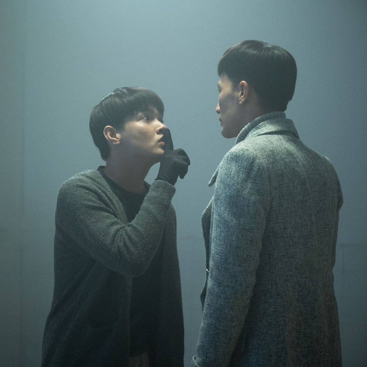 "Hạnh phúc máu" - nhiều cú twist nhưng không ít gượng gạo ảnh 1