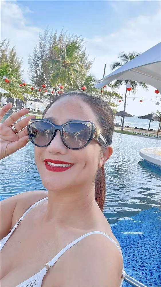 Cát Tường tươi tắn, nóng bỏng tuổi 45.