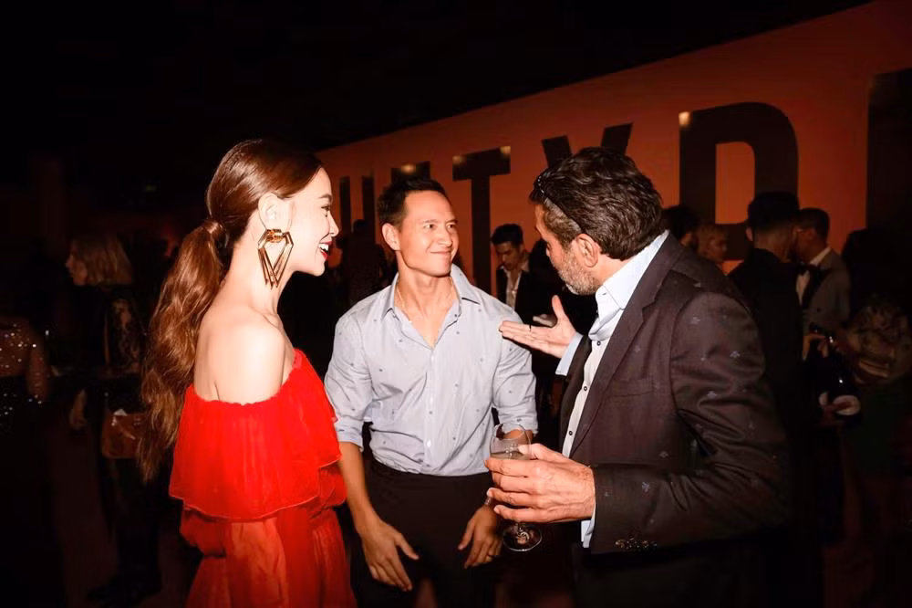 Trước đó, Hồ Ngọc Hà vừa hoàn thành show diễn "Love Songs" tại Đà Lạt. Nhiều cư dân mạng bày tỏ sự ngưỡng mộ khi bà mẹ 3 con vẫn luôn rạng rỡ, xinh đẹp bất chấp lịch trình công việc dày đặc.