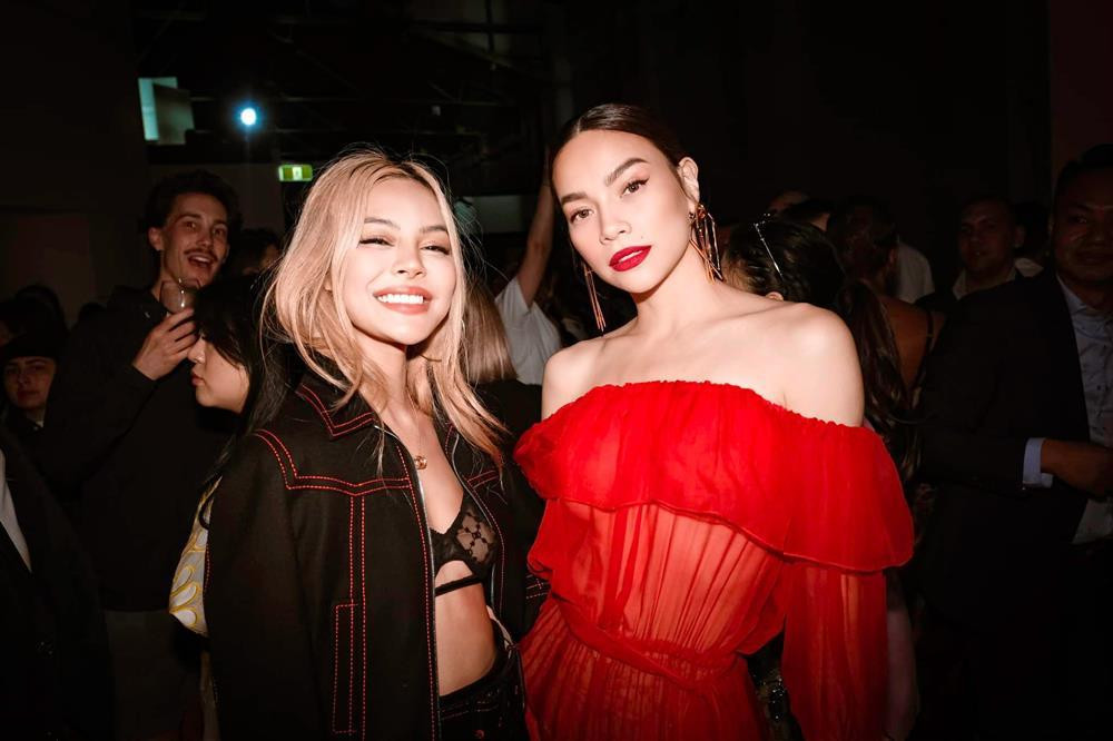 Bông hồng lai" Lily Maymac rạng rỡ bên Hồ Ngọc Hà. Lily Maymac từng là một trong những hotgirl nổi tiếng nhất nhì mạng xã hội.