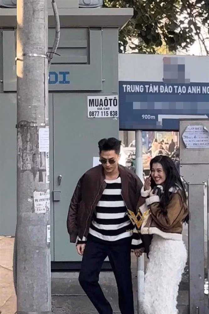 Xon xao hinh anh Isaac than mat ben A hau Phuong Nhi