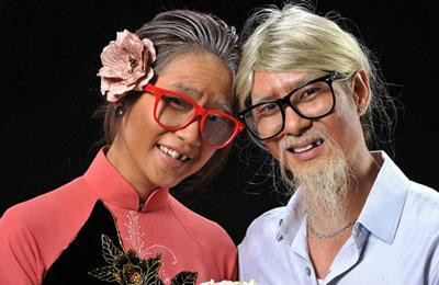 ỹ thuật hóa trang khéo léo đã biến bộ đôi thành hai ông bà cụ đỏm dáng, không còn thấy "hot girl" Minh Hà trẻ trung và khoảng cách tuổi tác ngoài đời thật giữa Lý Hải với vợ cũng đã xóa nhòa.