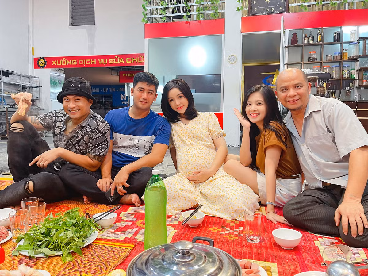 MC Ky Duyen tre dep tuoi U60, Diem Quynh than thiet Duy Hung-Hinh-8