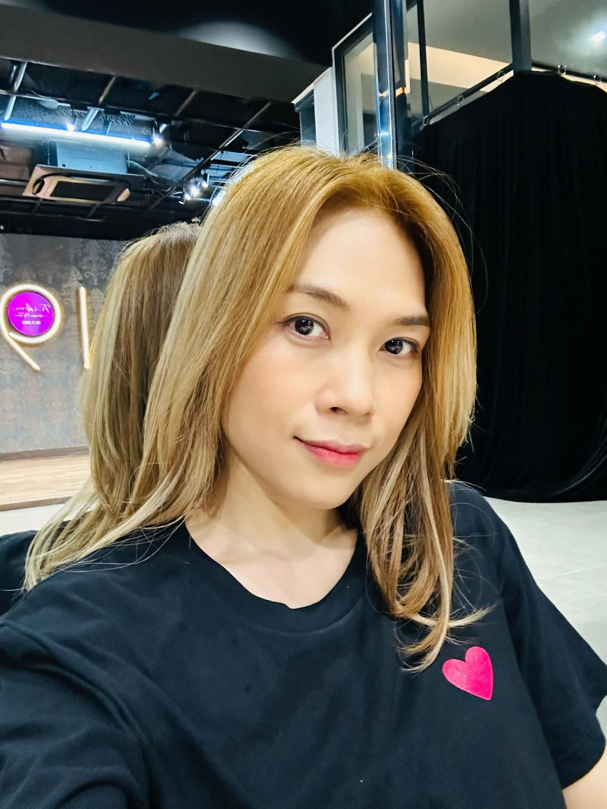 MC Kỳ Duyên trẻ đẹp tuổi U60, Diễm Quỳnh thân thiết Duy Hưng - Hình 14 MC Ky Duyen tre dep tuoi U60, Diem Quynh than thiet Duy Hung-Hinh-14