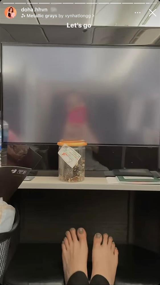 o đôi bàn chân là khuyết điểm khó sửa duy nhất trên người Đỗ Thị Hà nên cô đã cố gắng rất nhiều để cải thiện, giúp bàn chân bớt xương xẩu hơn.