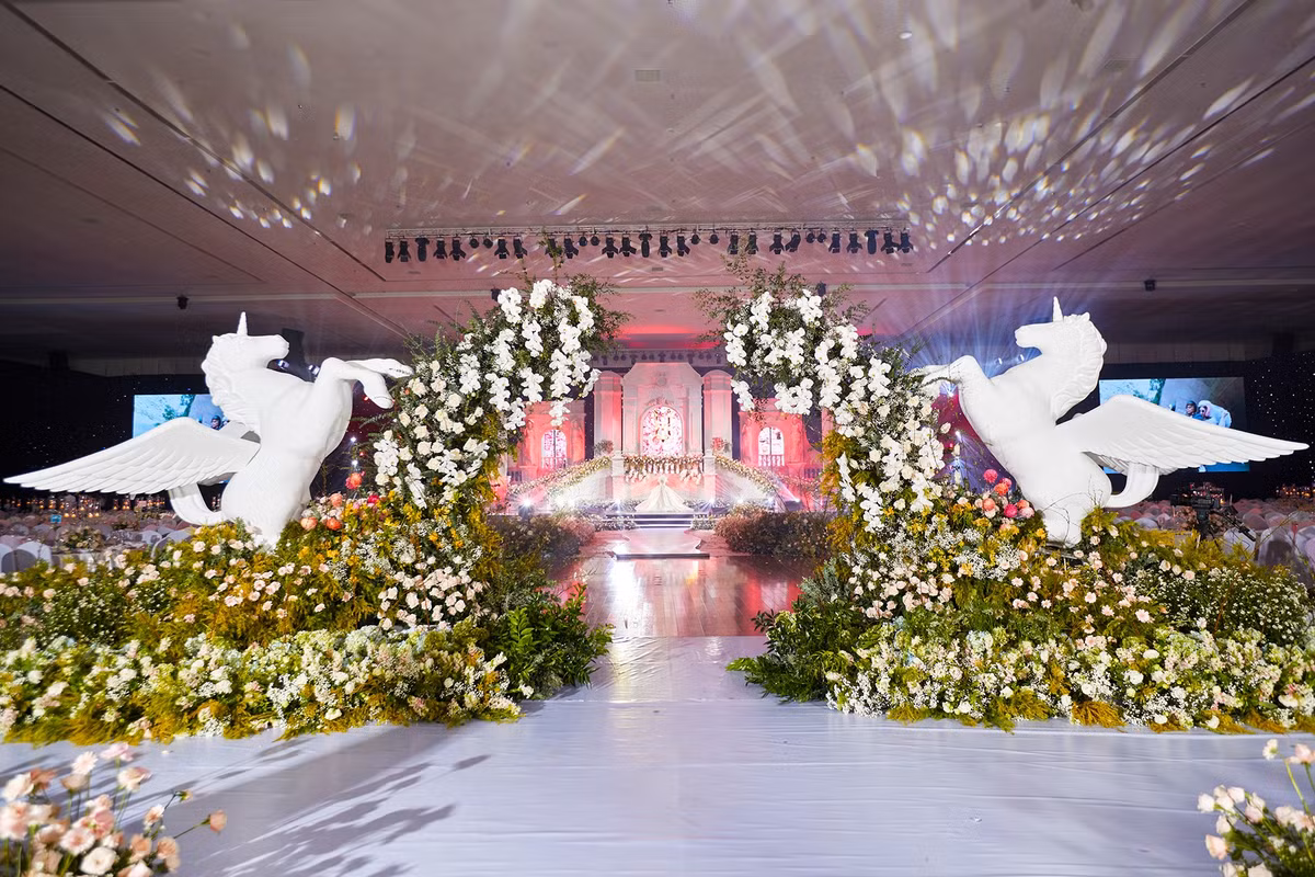 Khong gian dam cuoi hoanh trang cua Khanh Thi - Phan Hien-Hinh-2