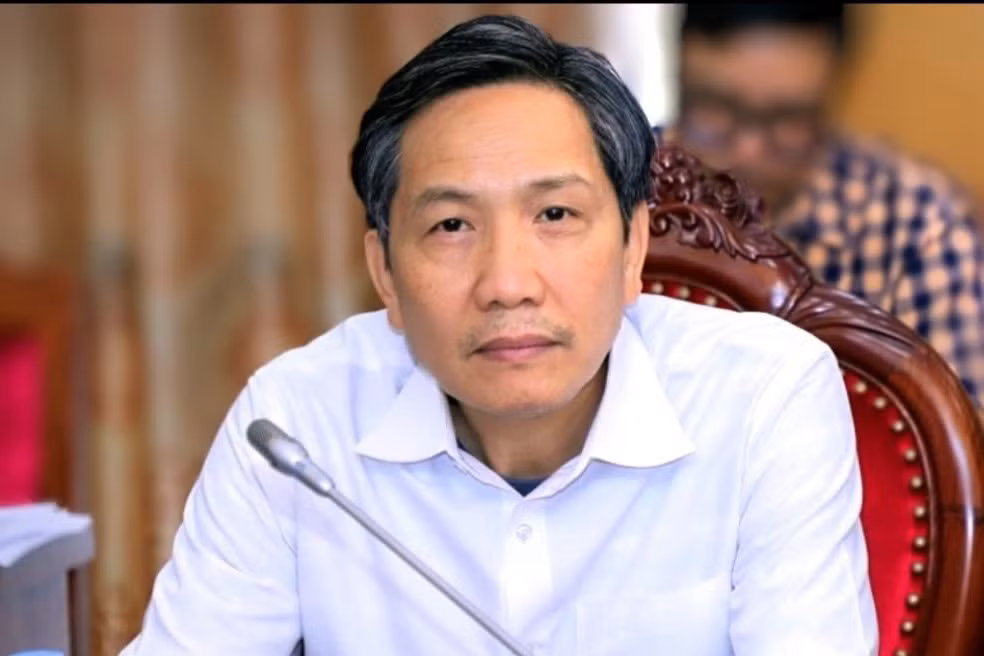 Gan 40.000 cong chuc, vien chuc thoi viec: “Anh ra thi lai co chi vao“