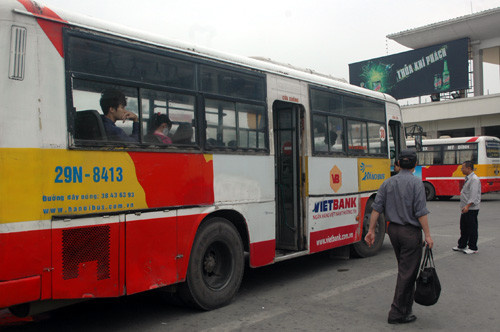 Khi các tuyến đường thường xuyên xảy ra ách tắc, xe buýt là giải pháp?