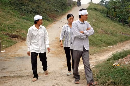 Con đường đau thương ở làng nghèo nơi có 5 nạn nhân chết ngạt.