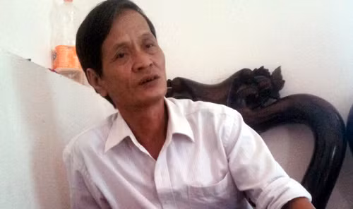 Ông Tống Đại Học trao đổi với PV.