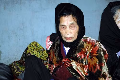 Bà Lượt khóc khô nước mắt khi hay tin 2 con chết ngạt.