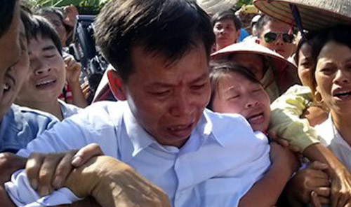 Ông Chấn ngày trở về sau 10 năm vui mừng trong nước mắt.