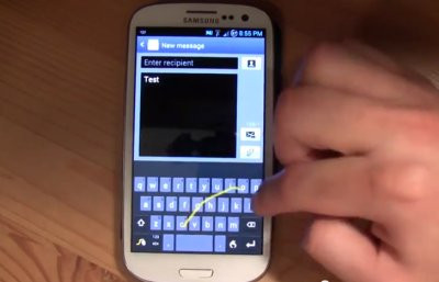 Sử dụng ứng dụng bàn phím thứ ba. Đối với smartphone Android, bạn không bị giới hạn bàn phím, có rất nhiều ứng dụng bàn phím để lựa chọn trong cửa hàng Google Play.