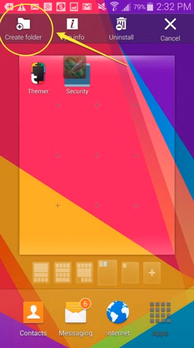 Sắp xếp các ứng dụng thành thư mục để giữ cho màn hình gọn gàng. Bạn có thể tạo các thư mục để phân chia ứng dụng, nhằm làm giảm sự lộn xộn, giúp cho bạn dễ dàng tìm thấy các ứng dụng khi cần một cách nhanh chóng. Để tạo một thư mục, hãy bấm và giữ một ứng dụng và kéo nó đến tùy chọn " Create Folder " ở phía trên, bên trái màn hình.