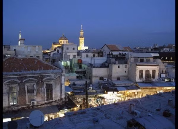 4. Thành phố cổ Damascus, Syria. Damascus là một trong những thành phố cổ nhất ở Trung Đông, ra đời từ thế kỷ thứ 3 trước công nguyên. Nơi đây lưu giữ hơn 100 công trình cổ từ nhiều thời đại, nổi tiếng nhất là nhà thờ Hồi giáo Umayyads. Cũng giống như Borsa, Damascus nằm trong tầm nguy hiểm do các xung đột quân sự khó giải quyết tại khu vực.