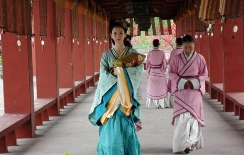 Nhan sắc mặn mà và vóc dáng thon gọn sau khi sinh con của công chúa Quán Đào trong bộ phim “Mỹ nhân tâm kế”.