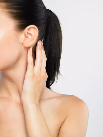 3. Người có tai cao. Hình dạng tai cao là vành tai cao quá mắt, là người có năng lực học tập nhạy bén hơn người, họ không có tính cách kỳ quái lại không thích những gì thuộc vào chủ nghĩa hư vô, là người có trí thông minh nhưng lại không đảm nhận công việc, chỉ có thể tích cực thể hiện trong học tập và sự nghiệp mà thôi. Đây là người giàu năng lực, sáng tạo, phù hợp với công việc nghiên cứu mới hoặc có tính chất mở mang. Sự thông minh và sáng suốt của người này rất dễ có những sáng kiến đột phá để khắc phục nhiều vấn đề còn tồn tại.