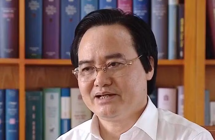 Ông Phùng Xuân Nhạ trả lời trên chương trình Thời sự VTV1 lúc 19h.