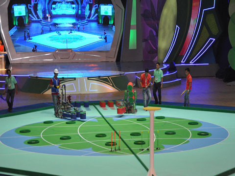 Đội giành giải cao nhất sẽ đại diện cho Việt Nam tham dự Robocon châu Á - Thái Bình Dương (ABU Robocon 2014) được tổ chức tại Ấn Độ vào tháng 8/2014.