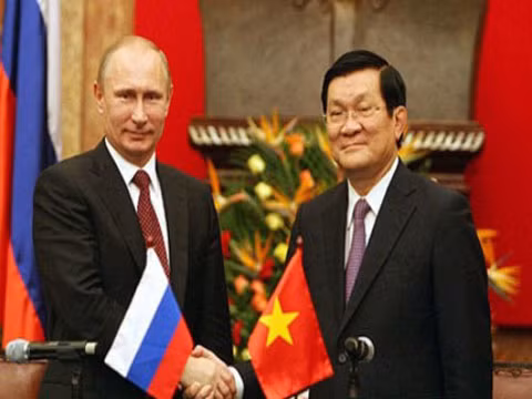 Chủ tịch nước Trương Tấn Sang (phải) và Tổng thống Nga Vladimir Putin tại một cuộc hội đàm năm 2013. Ảnh: TTXVN