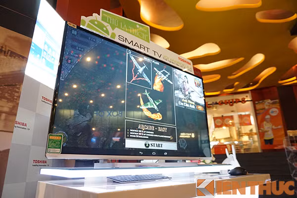 TV chạy Android 4.4 Kitkat.
