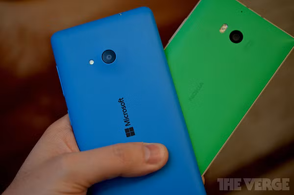 Lumia 535 có thiết kế tương tự như các dòng máy trước đó của Nokia