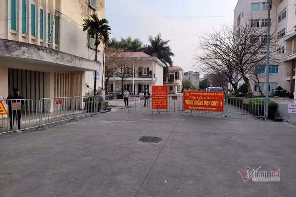 Be 21 ngay tuoi o Hai Duong duong tinh SARS-CoV-2