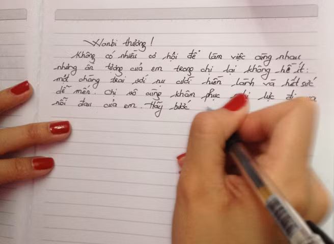 Vũ Thu Phương viết những dòng tưởng niệm trong sổ tang