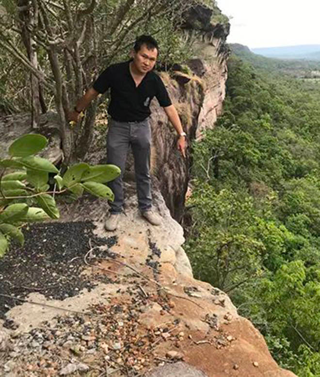 Phut truoc hon vo, phut sau day vo xuong vuc vi tien bao hiem-Hinh-4