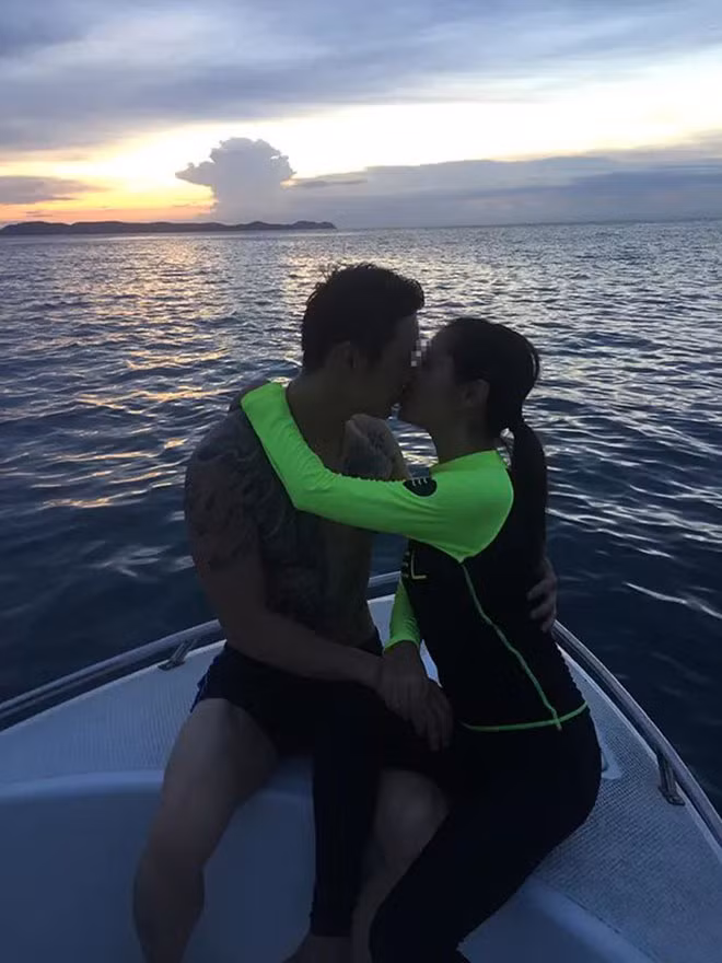 Phut truoc hon vo, phut sau day vo xuong vuc vi tien bao hiem