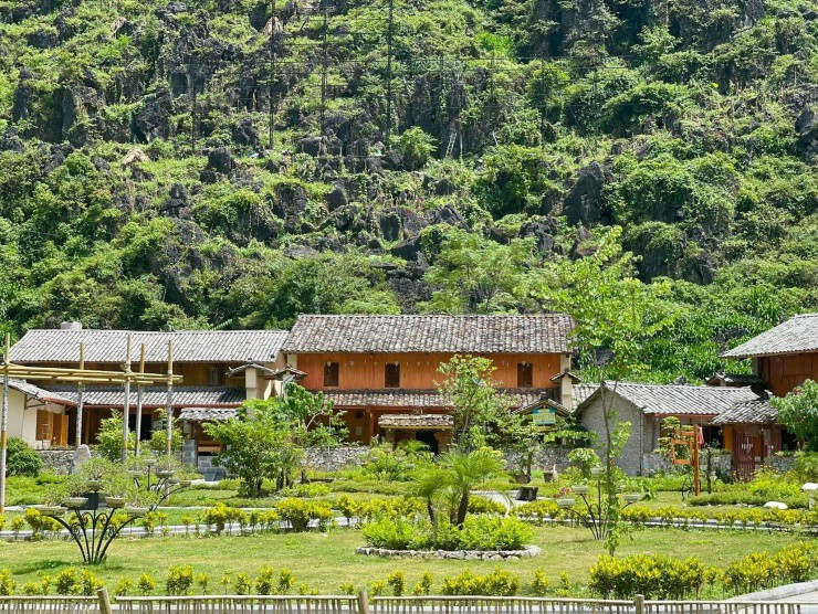 Kham pha Ha Giang: Dam minh trong ve hoang so, nui da hung vi