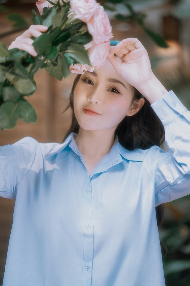 Co gai xinh dep hoc Ngoai thuong nhung ben duyen nghe thuat-Hinh-6