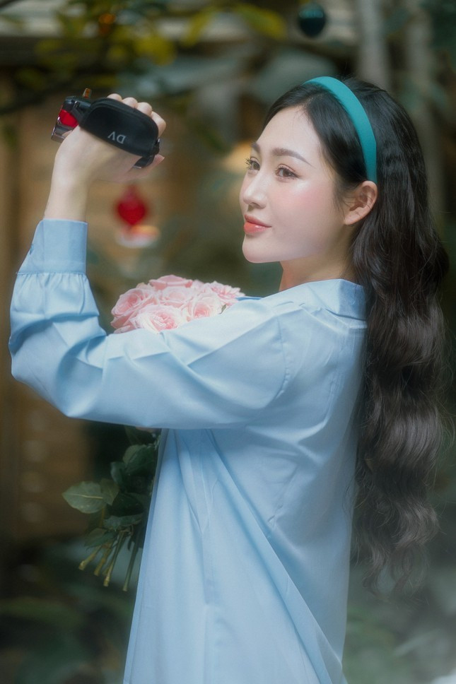 Co gai xinh dep hoc Ngoai thuong nhung ben duyen nghe thuat-Hinh-7