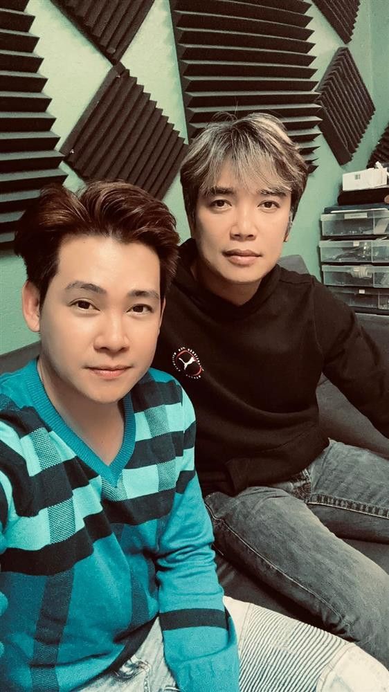 Bạn thân tiết lộ góc khuất của ca sĩ Phùng Ngọc Huy - Hình 2 Ban than tiet lo goc khuat cua ca si Phung Ngoc Huy-Hinh-2