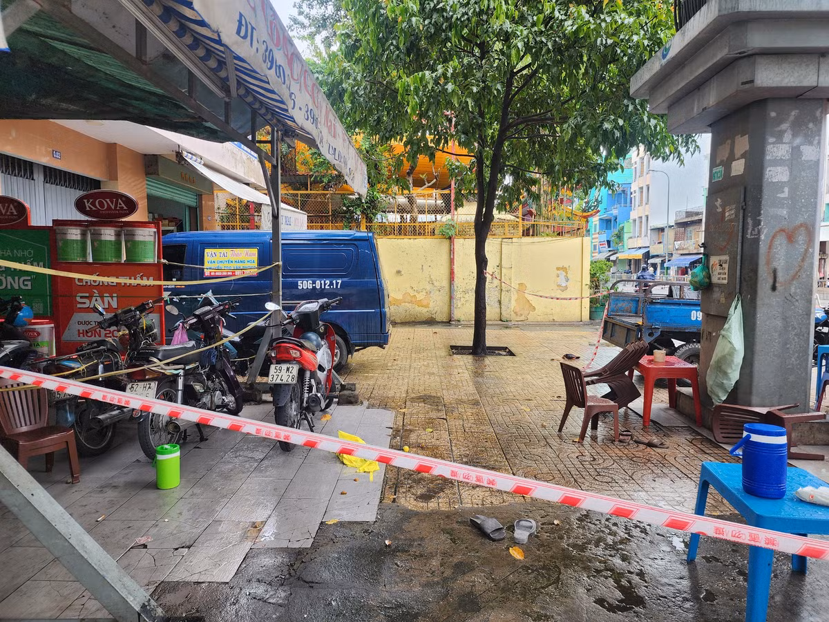 Chu nha o TP HCM bi nhom giat co hon chem bi thuong